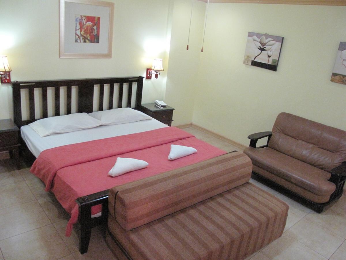 Makati Suites At Travelers Inn Makati City Luaran gambar