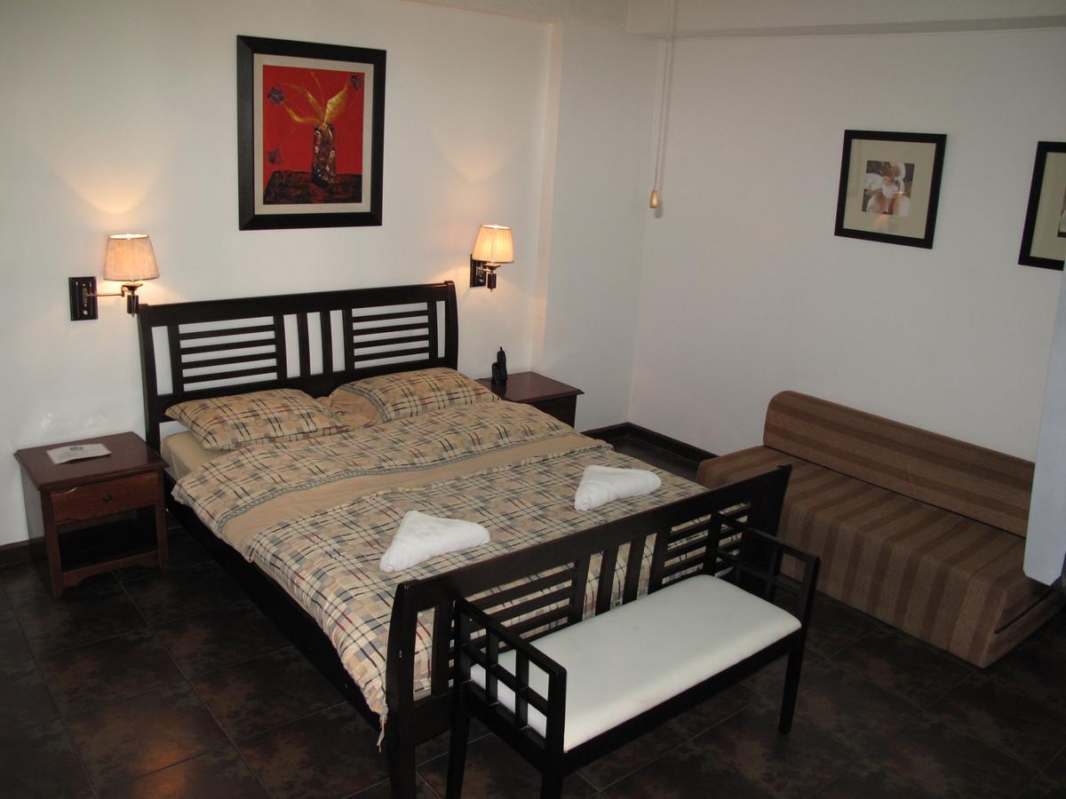 Makati Suites At Travelers Inn Makati City Luaran gambar