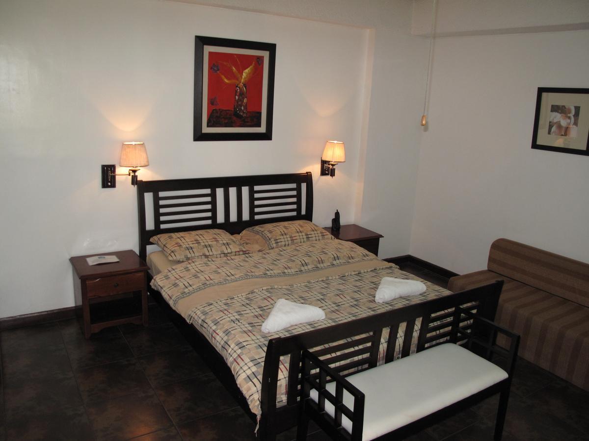Makati Suites At Travelers Inn Makati City Luaran gambar
